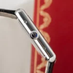 Montre Cartier Tank Must Large WSTA0072 à quartz, cadran noir, bracelet cuir 22 mm, ensemble complet – Image 7