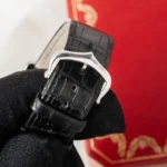 Montre Cartier Tank Must Large WSTA0072 à quartz, cadran noir, bracelet cuir 22 mm, ensemble complet – Image 5