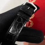 Montre Cartier Tank Must Large WSTA0072 à quartz, cadran noir, bracelet cuir 22 mm, ensemble complet – Image 4