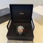 Montre Tudor Black Bay 58 GMT 39 mm, modèle 2025, modèle Coca-Cola noir rouge, 7939G1A0NRU, coffret et carte – Image 2