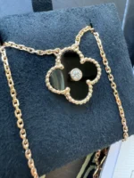 AUTHENTIQUE Pendentif Holiday Van Cleef Arpels 2016 Onyx Diamants Or Rose 18 carats – Image 14