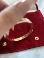 Bracelet Cartier authentique en or rose 18 carats et 4 diamants, taille 17 – Image 5