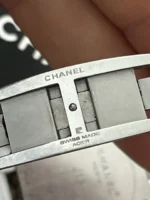 Montre CHANEL J12, lunette sertie de diamants, cadran blanc en céramique blanche, mouvement automatique, 38 mm – Image 7