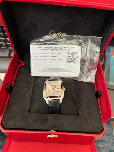 Cartier-315MM-WSSA0085-Dumont-Stainless-Steel-Santos-Pre-Owned-13.webp Montre Cartier Santos 31,5 mm WSSA0085 Dumont en acier inoxydable d'occasion – Image 1