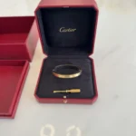 Bracelet Love Cartier en or jaune 18 carats