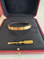 Bracelet Love Cartier en or jaune 18 carats – Image 9