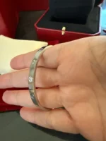 Manchette Cartier Love, or blanc 18 carats avec diamant, taille 17. – Image 7