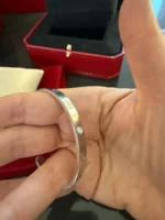 Manchette Cartier Love, or blanc 18 carats avec diamant, taille 17. – Image 6