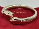 Bracelet Cartier Panthère Cougar Trinity en or jaune, blanc et rose 18 carats, service 2025 – Image 16