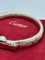 Bracelet Cartier Panthère Cougar Trinity en or jaune, blanc et rose 18 carats, service 2025 – Image 15