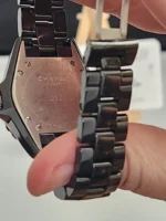 Montre Chanel J12 Quartz 33 mm en céramique noire avec index émeraude + écrin Chanel – Image 8