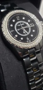 Montre Chanel J12 noire pour femme avec lunette sertie de diamants – Image 5