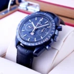 Omega Speedmaster Moonphase Céramique Cadran Bleu Aventurine - 304.93.44.52.03.002 – Image 6