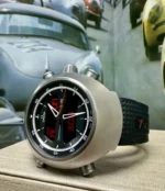 Montre à quartz Omega Speedmaster Spacemaster Z-33 en titane - Coffret complet et papiers – Image 11