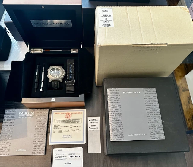 PANERAI-LUMINOR-SUBMERSIBLE-Titanium-44mm-Pam00025-300m-Pam-11.webp PANERAI LUMINOR SUBMERSIBLE Titane 44 mm Pam00025 300 m Pam 25 Cadran à motif clous – Image 1