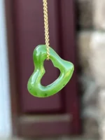 Collier Tiffany & Co Elsa Peretti en jade néphrite vert, cœur ouvert, orné d'un carat et d'un pendentif cœur, 43 cm (17 pouces) – Image 23