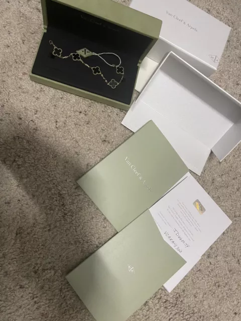 VAN-CLEEF-Vintage-Alhambra-5-Motif-Yellow.webp VAN CLEEF Vintage Alhambra 5 Motif Or Jaune Onyx – Image 1