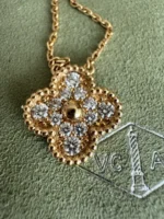 Collier pendentif vintage Alhambra en or jaune 18 carats et diamants Van Cleef & Arpels – Image 9