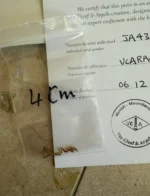 Collier pendentif vintage Alhambra en or jaune 18 carats et diamants Van Cleef & Arpels – Image 3