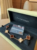 Van Cleef & Arpels Alhambra Bracelet cornaline en or rose 18 carats avec boîte et certificat – Image 15