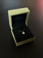 Collier pendentif en or blanc Van Cleef & Arpels Sweet Alhambra – Image 6