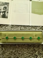 Van Cleef & Arpels Vintage Alhambra Bracelet, 5 motifs 18k YG - Malachite – Image 3