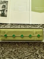Van Cleef & Arpels Vintage Alhambra Bracelet, 5 motifs 18k YG - Malachite – Image 12