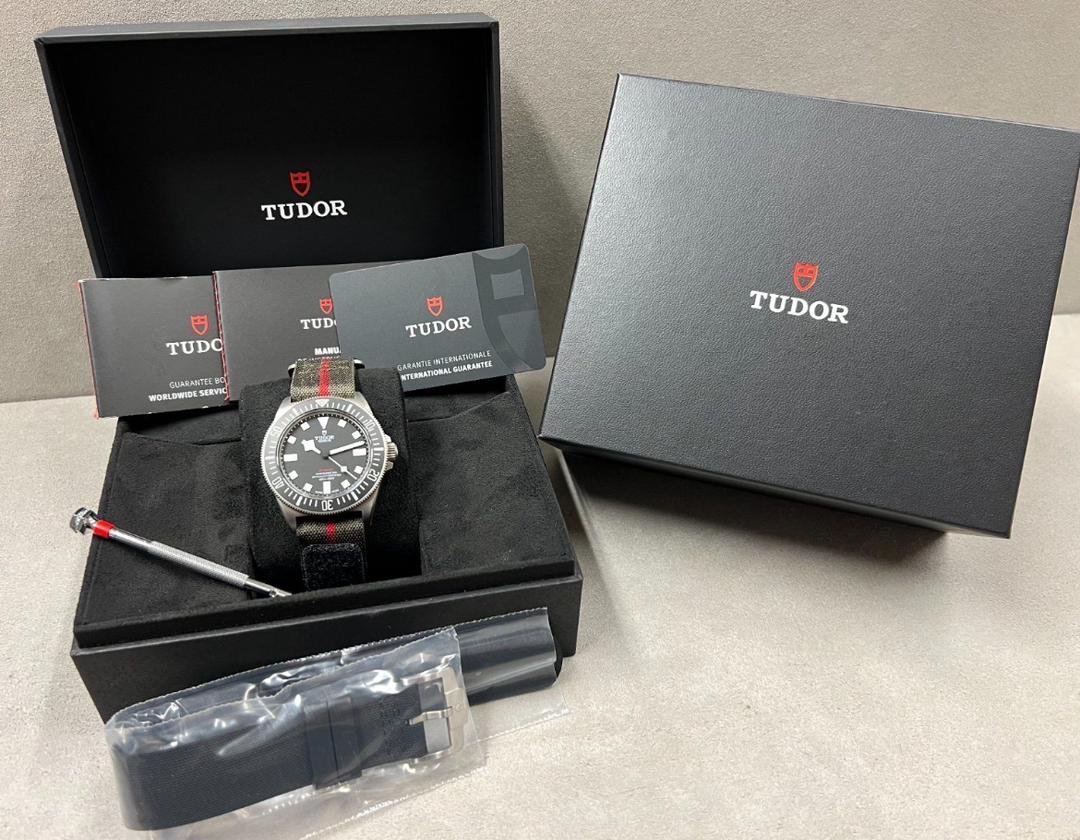 WhatsApp-Image-2025-11-10-at-1.28.26-PM.jpeg Tudor Pelagos FXD | 25717N | NEUF/Ensemble complet | 7/25 | Titane | – Image 1