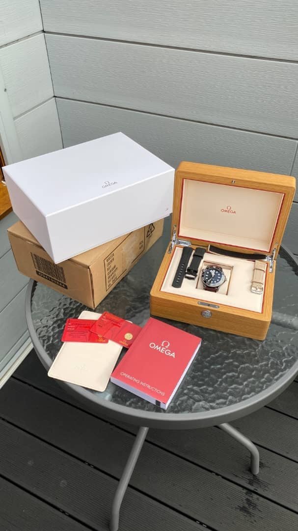 WhatsApp-Image-2025-11-10-at-12.05.18-PM.jpeg Omega Seamaster Diver 300M Full Ceramic 43,5 mm Cal. 8806 – 2023 – Comme neuve – Image 1