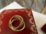 Bague authentique Cartier en or Trinity et diamants, taille 4 1/4, excellent état – Image 5